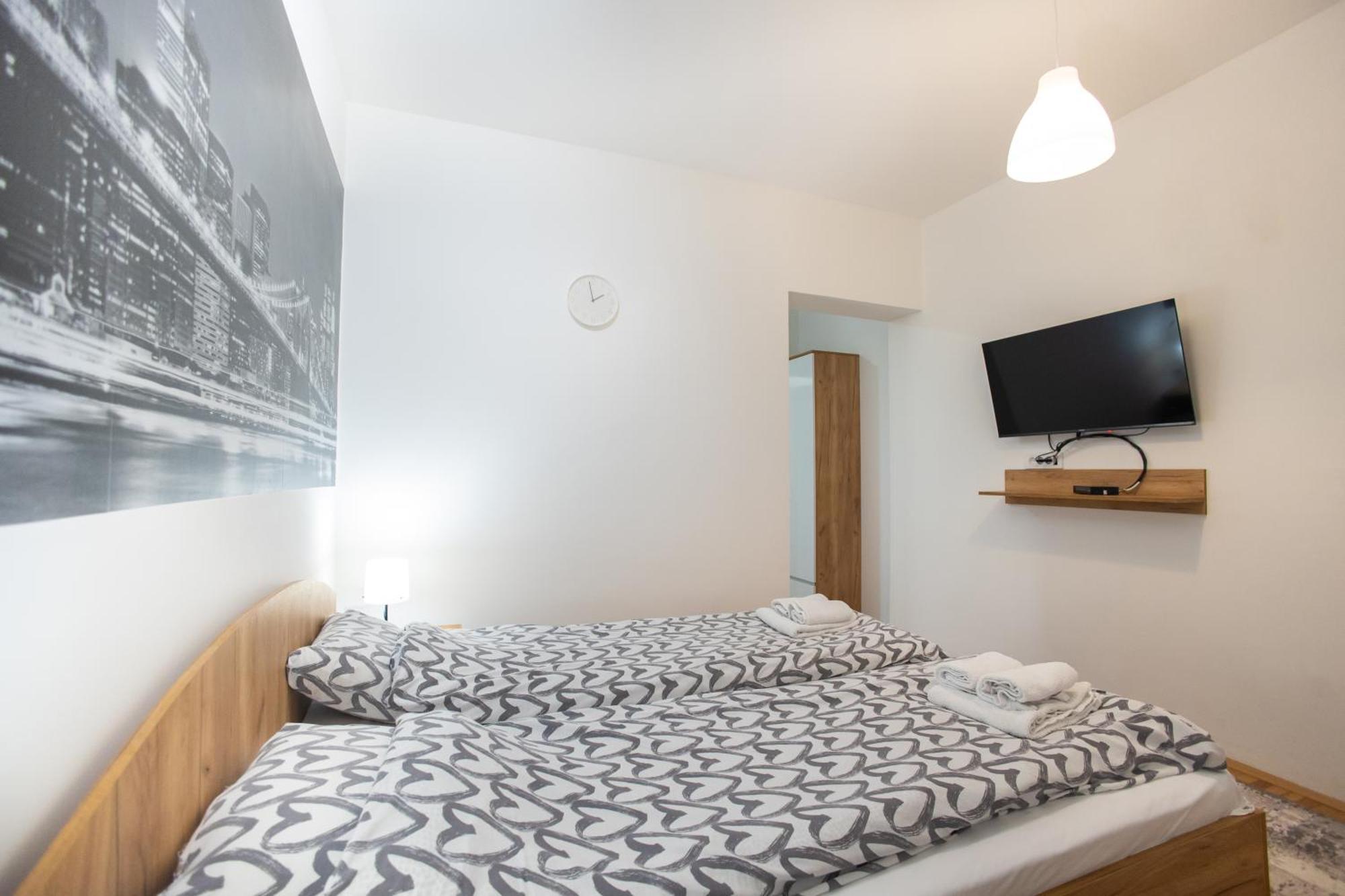 V & V Studio Apartments 2 Ниш Екстер'єр фото